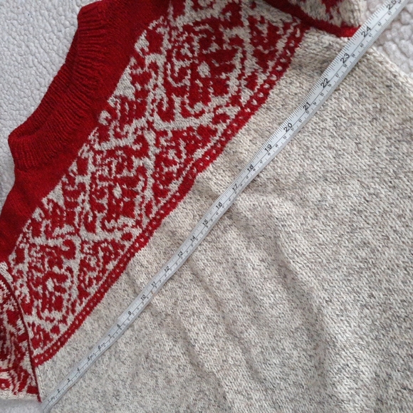 Vintage Brooks Brothers All Wool Beige Red Fair Isle Crew Neck Sweater - Picture 5 of 15